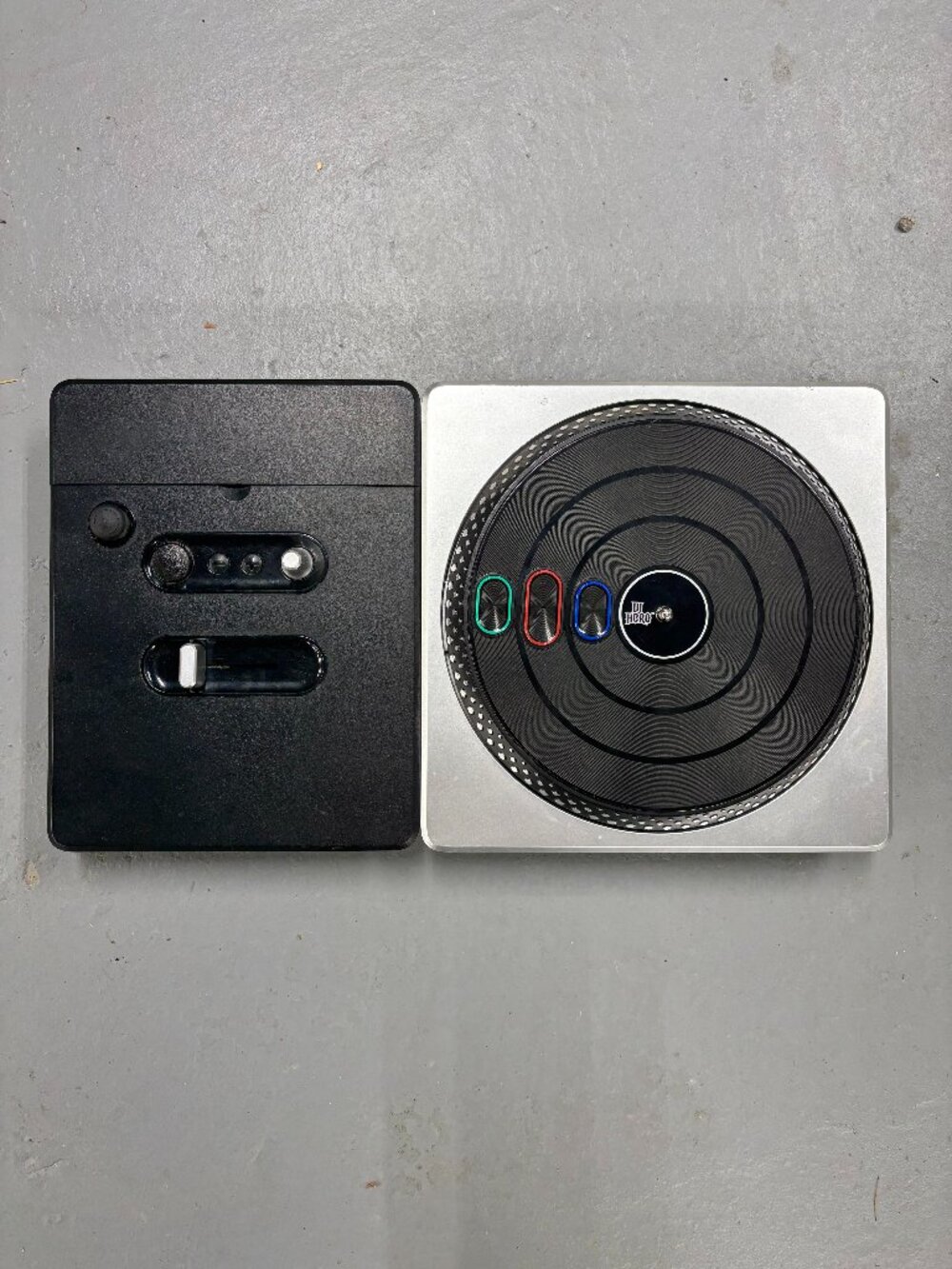 2009 Activision DJ Hero Nintendo Wii Wireless Turntable Controller